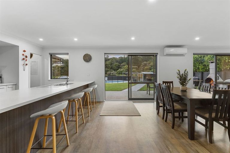 Photo of property in 6 Tirohanga Crescent, Stanmore Bay, Whangaparaoa, 0932