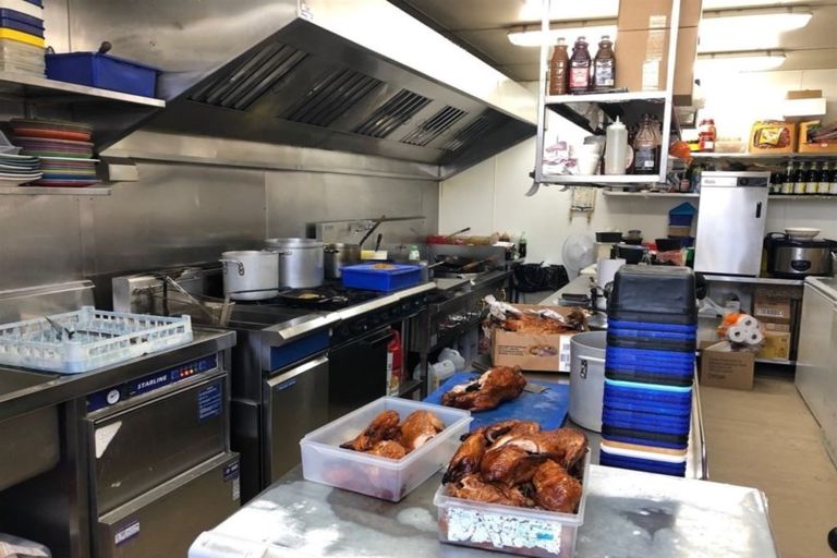 Photo of property in 4/80 Gunner Drive, Te Atatu Peninsula, Auckland, 0610