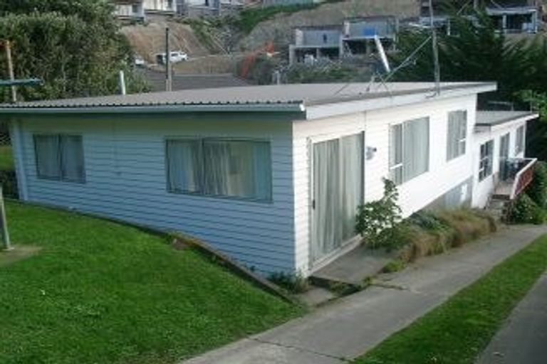 Photo of property in 2/15 View Road, Titahi Bay, Porirua, 5022