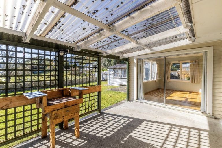 Photo of property in 9 Rangatira Road, Hunterville, 4730