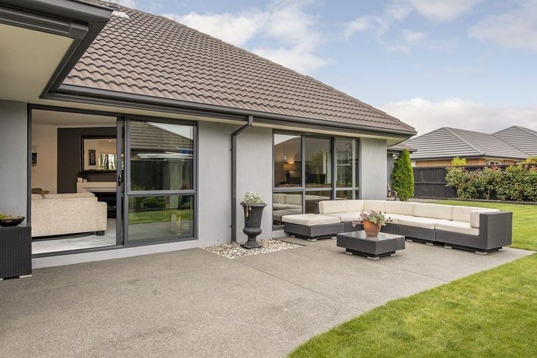 Photo of property in 25 Oakwood Drive, Rangiora, 7400