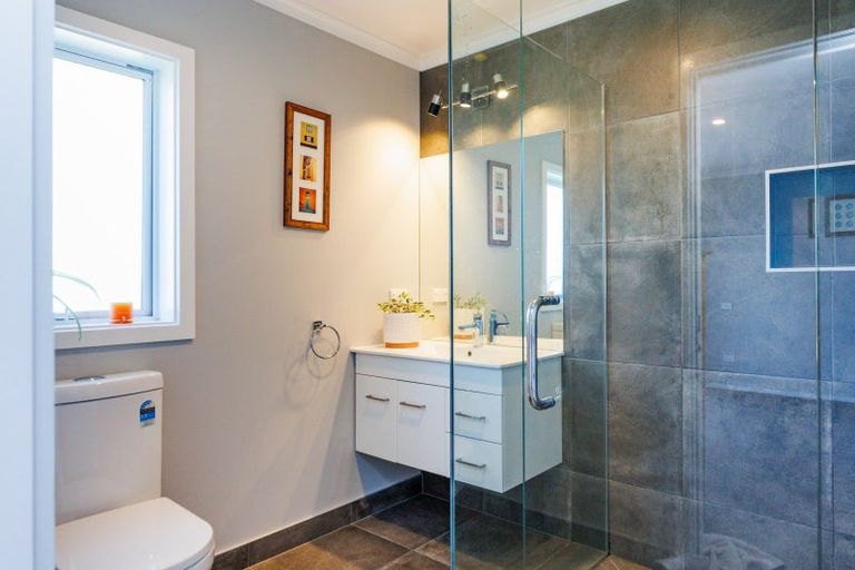 Photo of property in 21 Loveston Lane, Kelvin Grove, Palmerston North, 4470