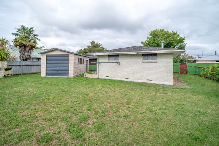 Photo of property in 17 Walton Place, Flaxmere, Hastings, 4120