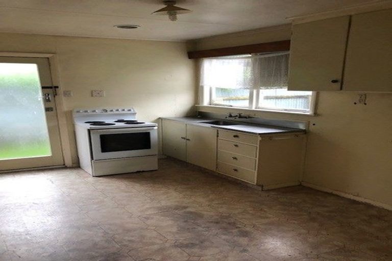 Photo of property in 437 Featherston Street, Palmerston North, 4414