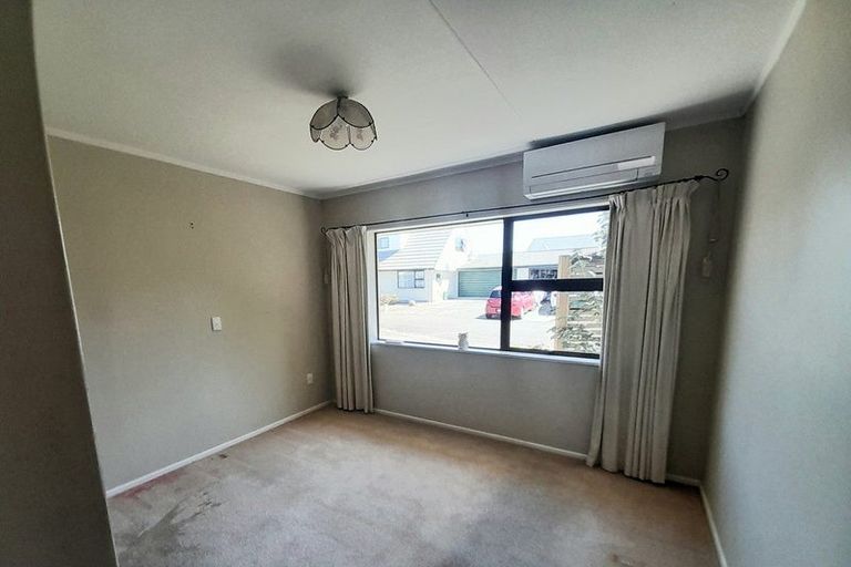 Photo of property in 10 Charisma Court, Kelvin Grove, Palmerston North, 4414