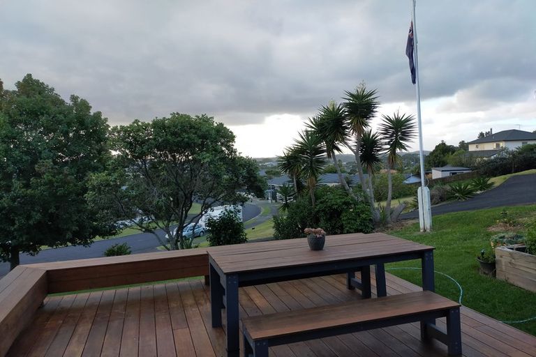 Photo of property in 35 Esther Place, Red Beach, 0932