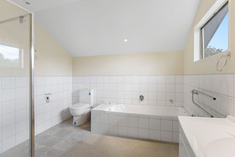 Photo of property in 7 Westpeak Way, Otaki, 5512