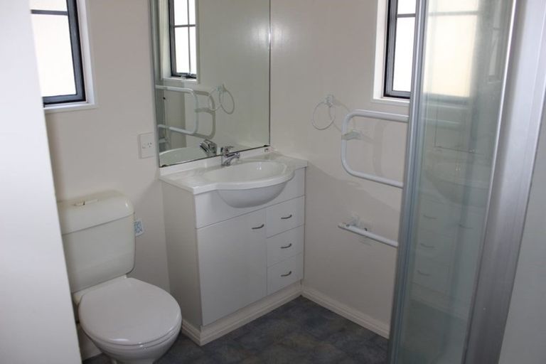 Photo of property in 2/95 Langana Avenue, Browns Bay, Auckland, 0630