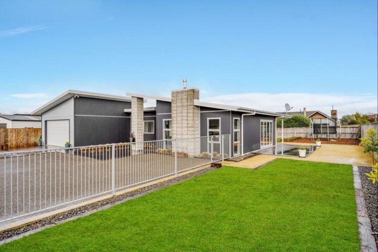 Photo of property in 21 Okarito Avenue, Levin, 5510