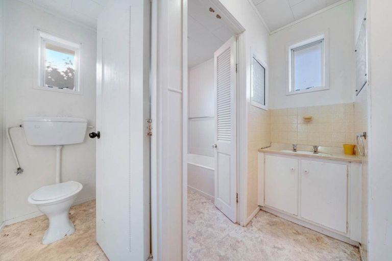 Photo of property in 41 Arnwood Street, Manurewa, Auckland, 2102