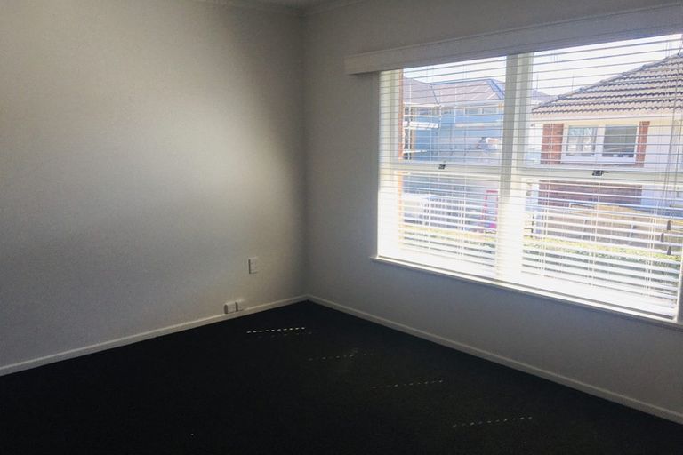 Photo of property in 2/13 Dodson Avenue, Milford, Auckland, 0620