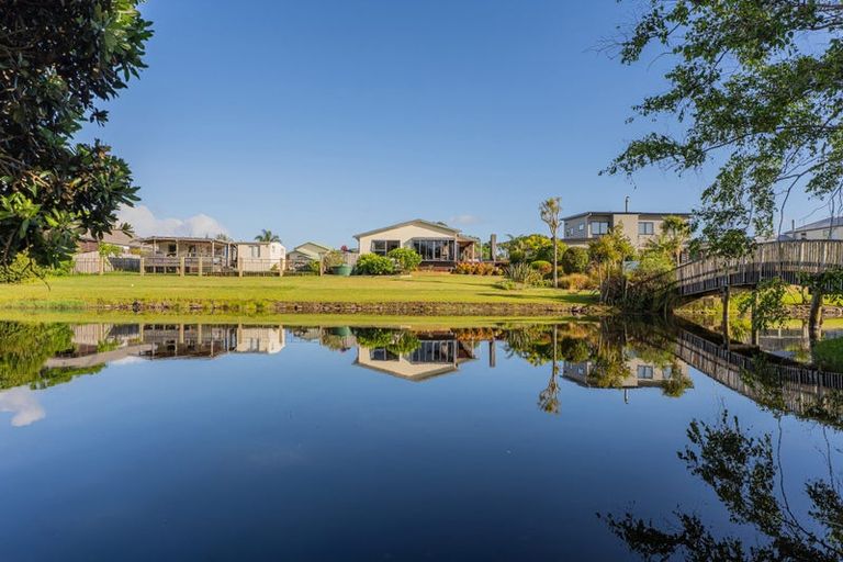 Photo of property in 15 Martin Place, Cooks Beach, Whitianga, 3591