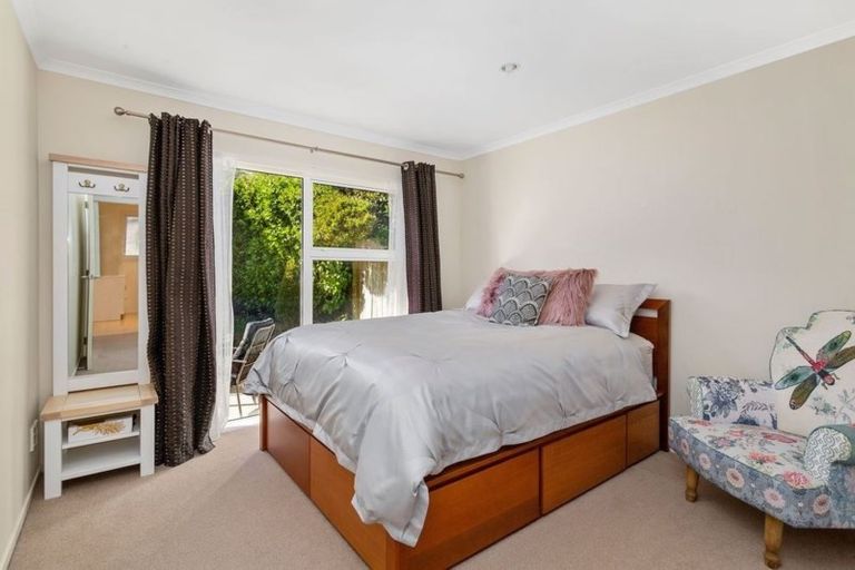 Photo of property in 29a Turville Crescent, Newlands, Wellington, 6037