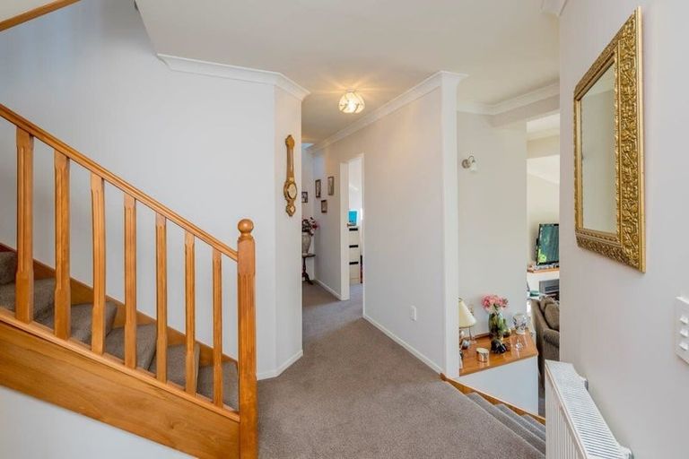 Photo of property in 5 Hira Street, Waikanae, 5036