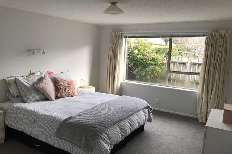 Photo of property in 1/41 Parkvale Road, Karori, Wellington, 6012