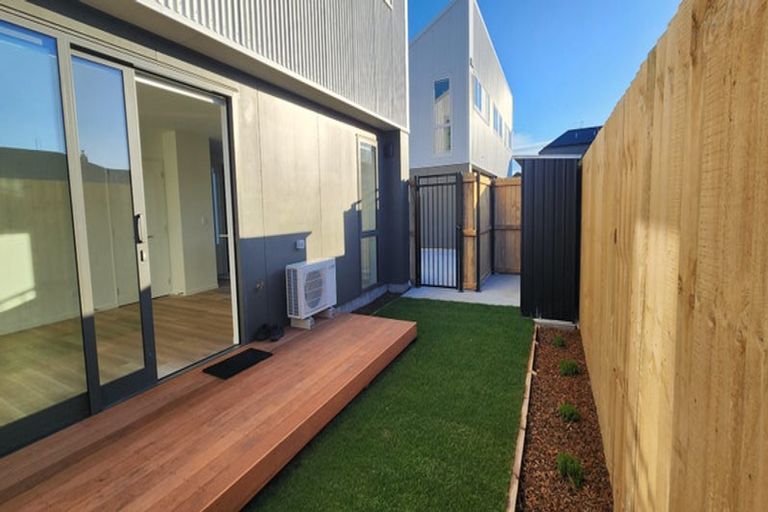 Photo of property in 2/37 Woodville Street, Edgeware, Christchurch, 8013