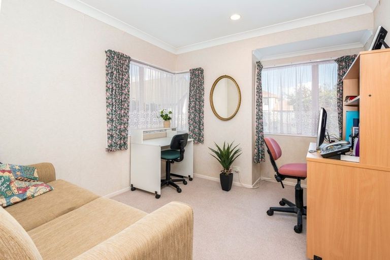 Photo of property in 15 Windsong Court, Northpark, Auckland, 2013