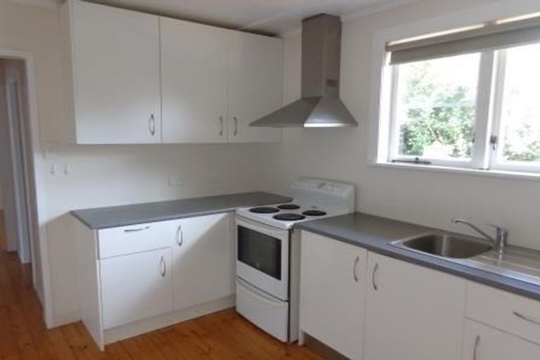 Photo of property in 2/42 Lincoln Road, Henderson, Auckland, 0610