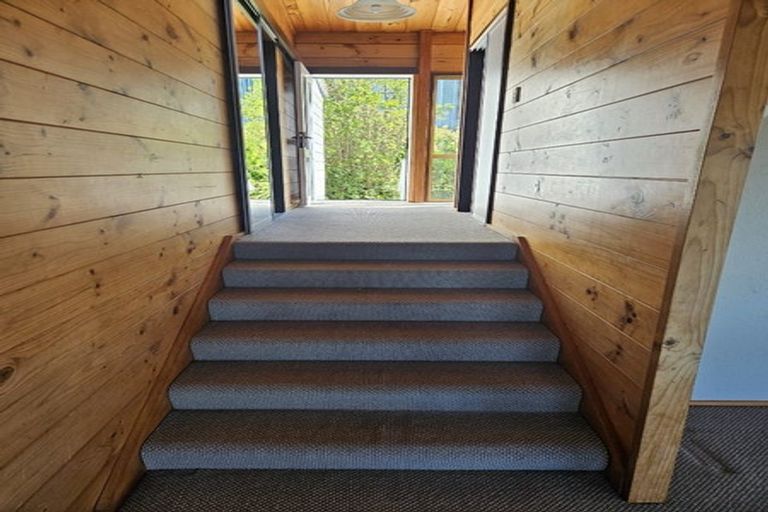 Photo of property in 33 Eskdale Road, Papakowhai, Porirua, 5024