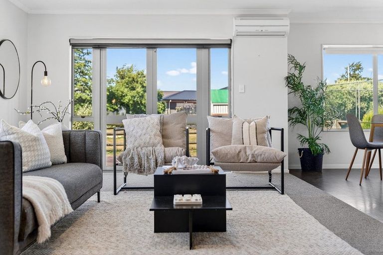 Photo of property in 8 Redwood Lane, Martinborough, 5711