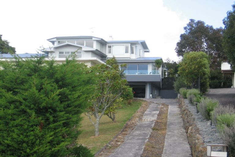 Photo of property in 35 Aotearoa Terrace, Murrays Bay, Auckland, 0630