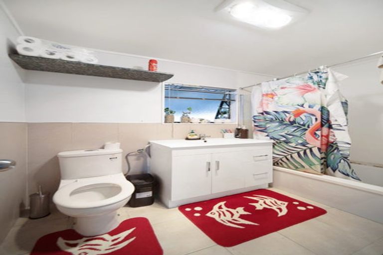 Photo of property in 178 Finlayson Avenue, Clendon Park, Auckland, 2103