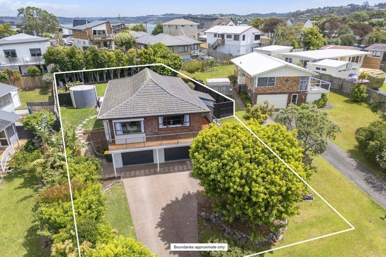 Photo of property in 8 Rakino Avenue, Manly, Whangaparaoa, 0930