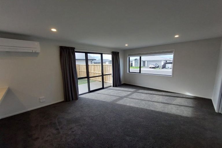 Photo of property in 15 Woodford Avenue, Woodend, 7610