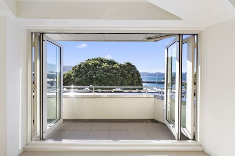 Photo of property in Rockhaven Saville, 116 Oriental Parade, Oriental Bay, Wellington, 6011