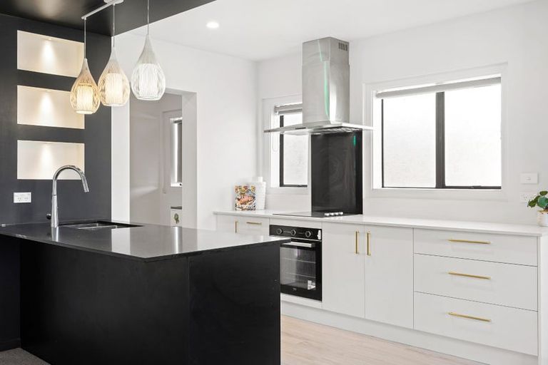 Photo of property in 86 Racecourse Road, Sockburn, Christchurch, 8042