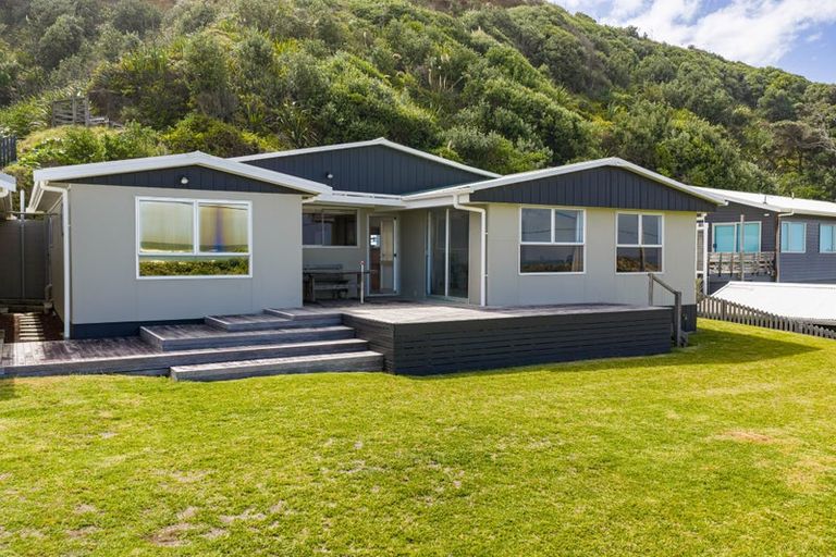Photo of property in 61 Marine Drive, Te Kopuru, 0371