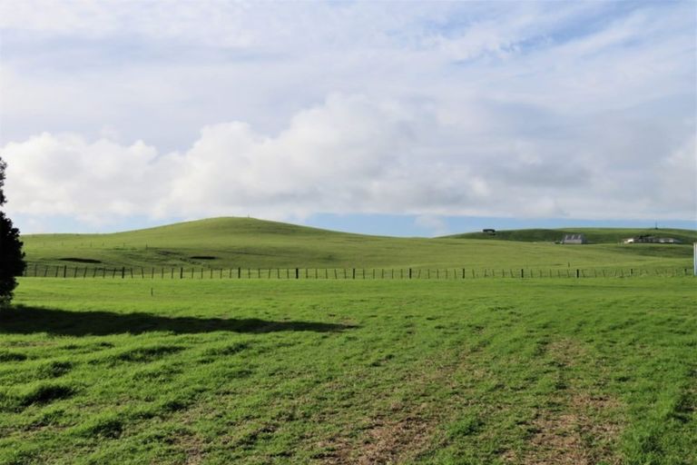 Photo of property in 4 Pipi Place, Baylys Beach, Dargaville, 0377
