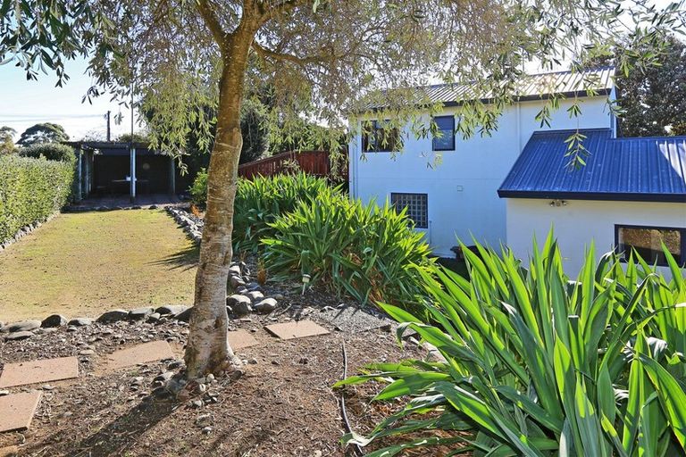Photo of property in 32 Cedar Road, Te Awanga, 4102
