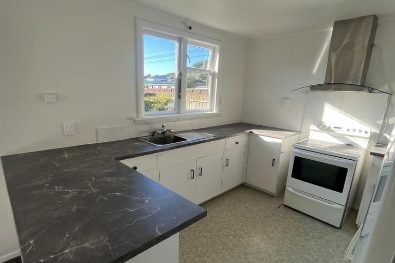 Photo of property in 12 Beauchamp Street, Tawa, Wellington, 5028