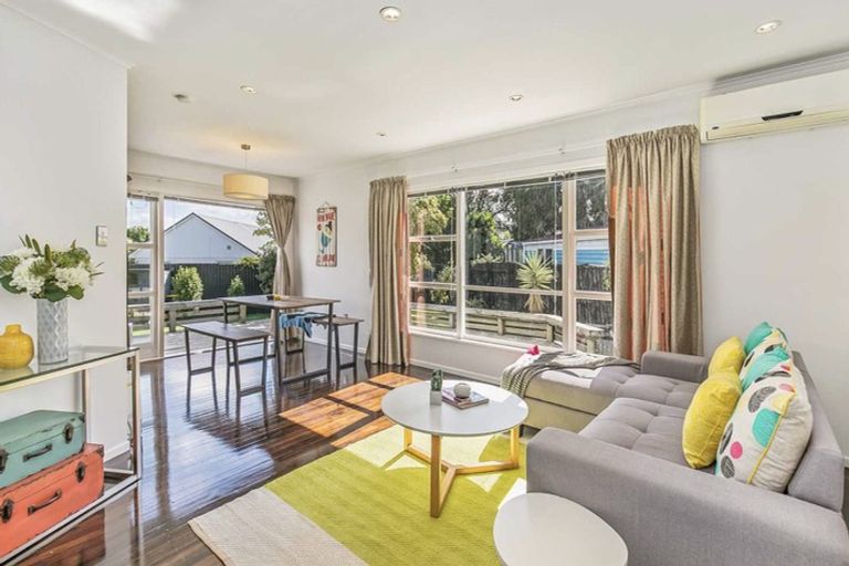 Photo of property in 15 Saffron Street, Birkdale, Auckland, 0626