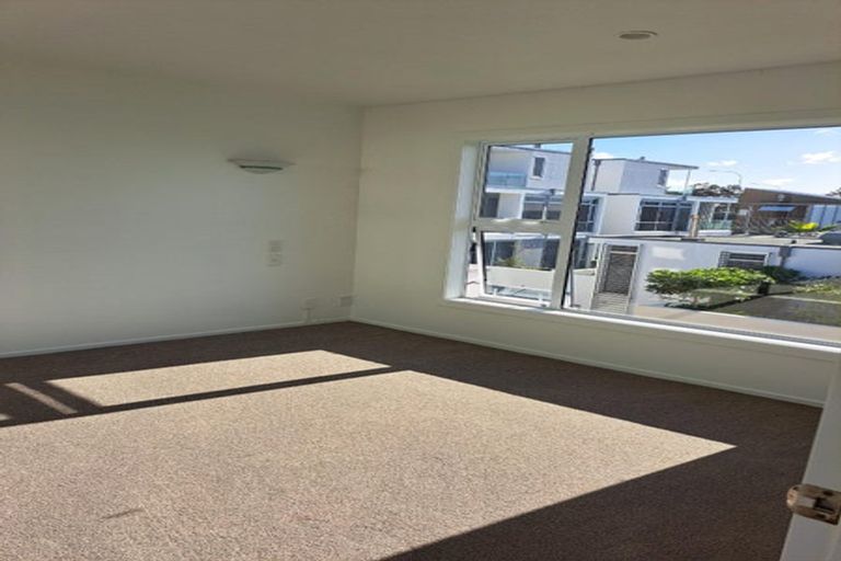 Photo of property in 8/241 Hurstmere Road, Takapuna, Auckland, 0622