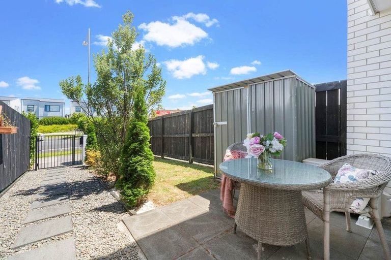 Photo of property in 95 Battalion Drive, Papakura, 2110