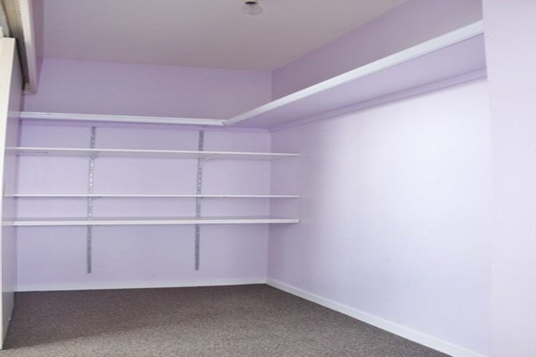 Photo of property in 1/32a Bronzewing Terrace, Unsworth Heights, Auckland, 0632