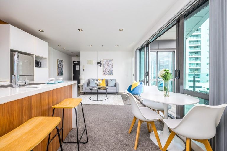 Photo of property in 6 Lancelot Road, Orewa, 0931