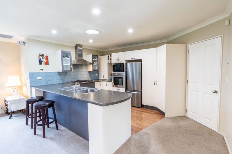 Photo of property in 8 Gwen Place, Redwood, Christchurch, 8051