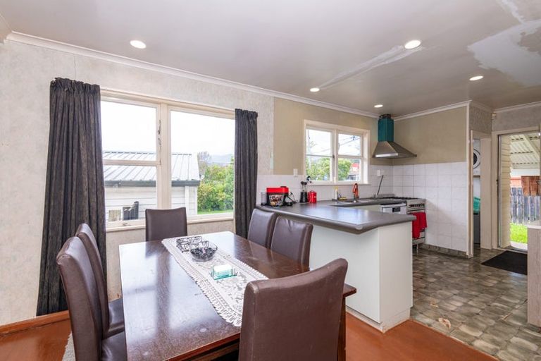 Photo of property in 5 The Strand, Wainuiomata, Lower Hutt, 5014
