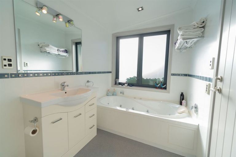 Photo of property in 12 Tawera Place, Te Anau, 9679