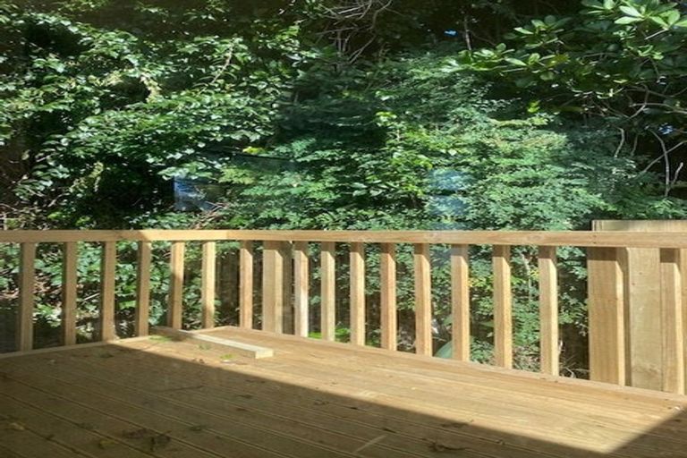 Photo of property in 4 Gill Avenue, Te Atatu Peninsula, Auckland, 0610