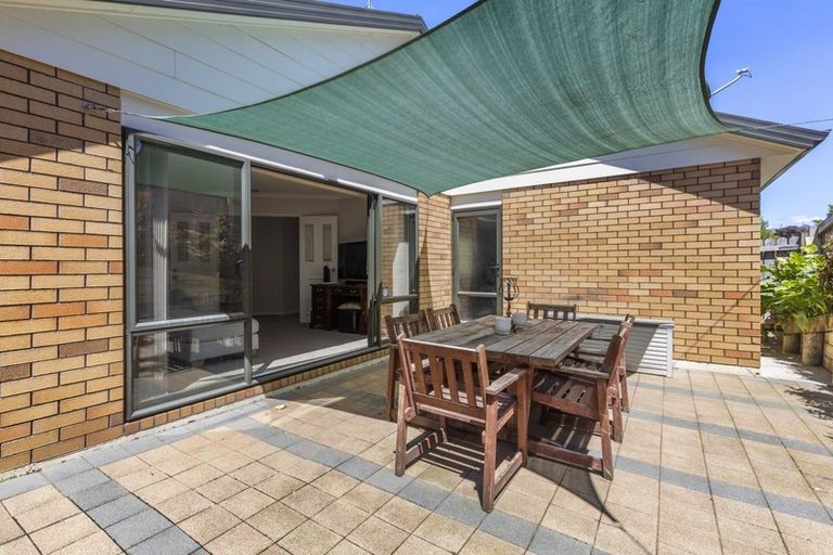 Photo of property in 16 Tom Keven Way, Pukekohe, 2120