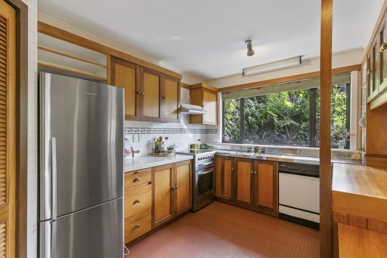 Photo of property in 31 Wadestown Road, Wadestown, Wellington, 6012