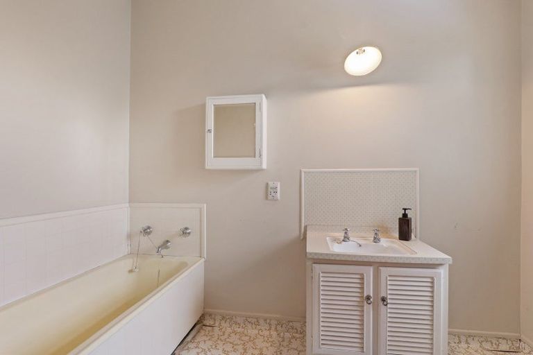 Photo of property in 92a Clyde Road, Ilam, Christchurch, 8041