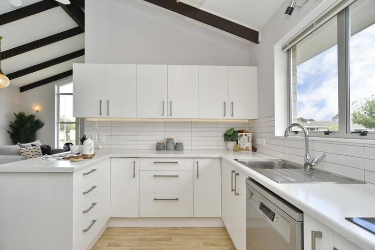 Photo of property in 43 Valecrest Avenue, Parklands, Christchurch, 8083