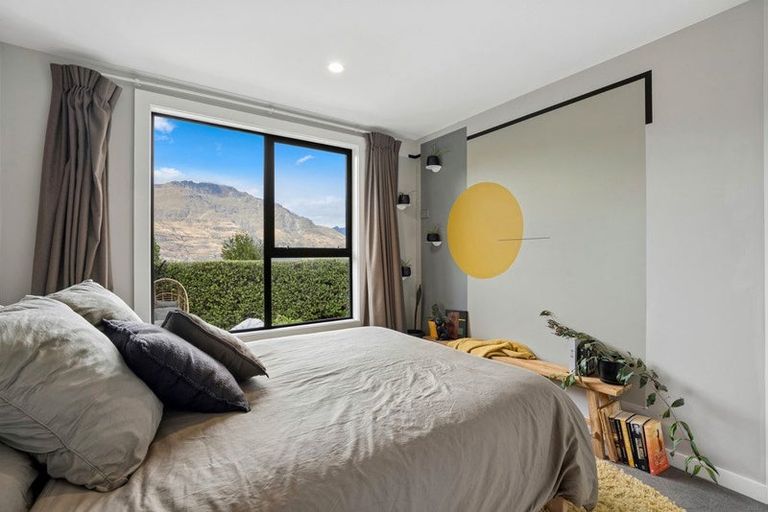 Photo of property in 17 Arawata Terrace, Fernhill, Queenstown, 9300