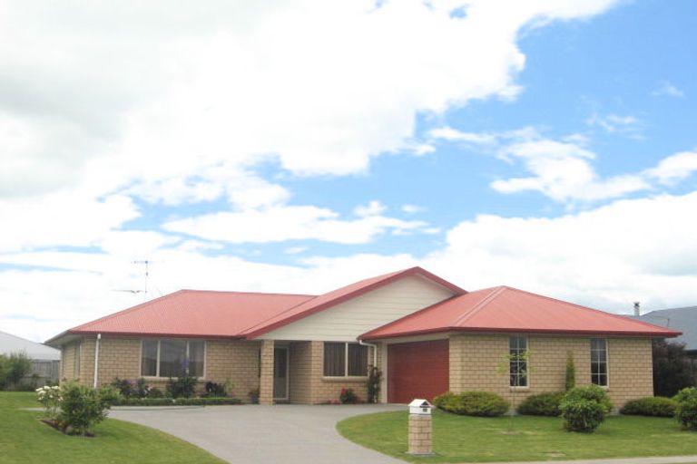 Photo of property in 28 Oaklands Drive, Cambridge, 3434