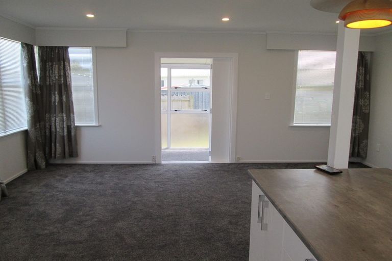 Photo of property in 2/24 Dale Crescent, Pakuranga, Auckland, 2010